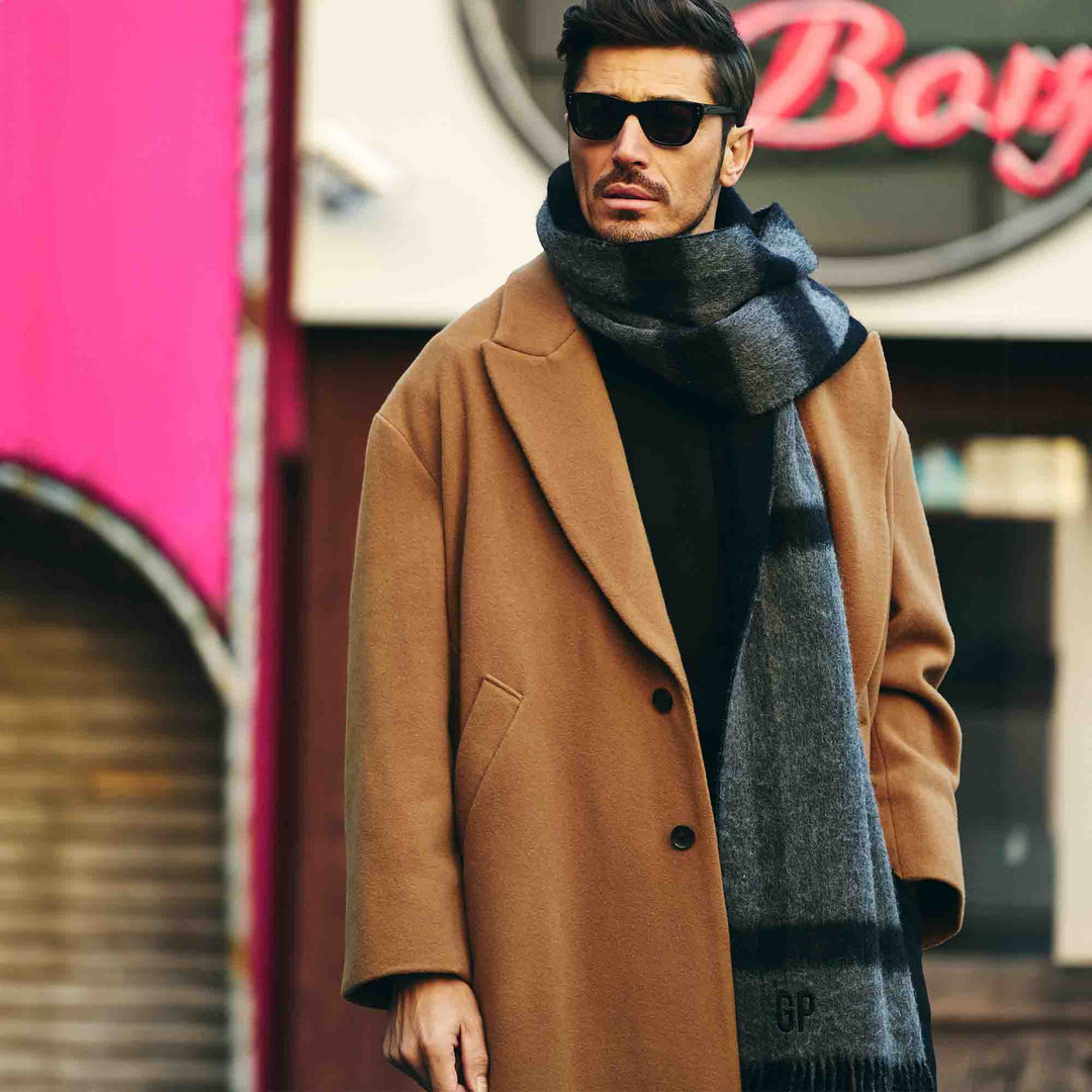 ロングチェスターコート「SHANKS TOKYO(シャンクス トーキョー)」キャメル　着用モデル　ディテール