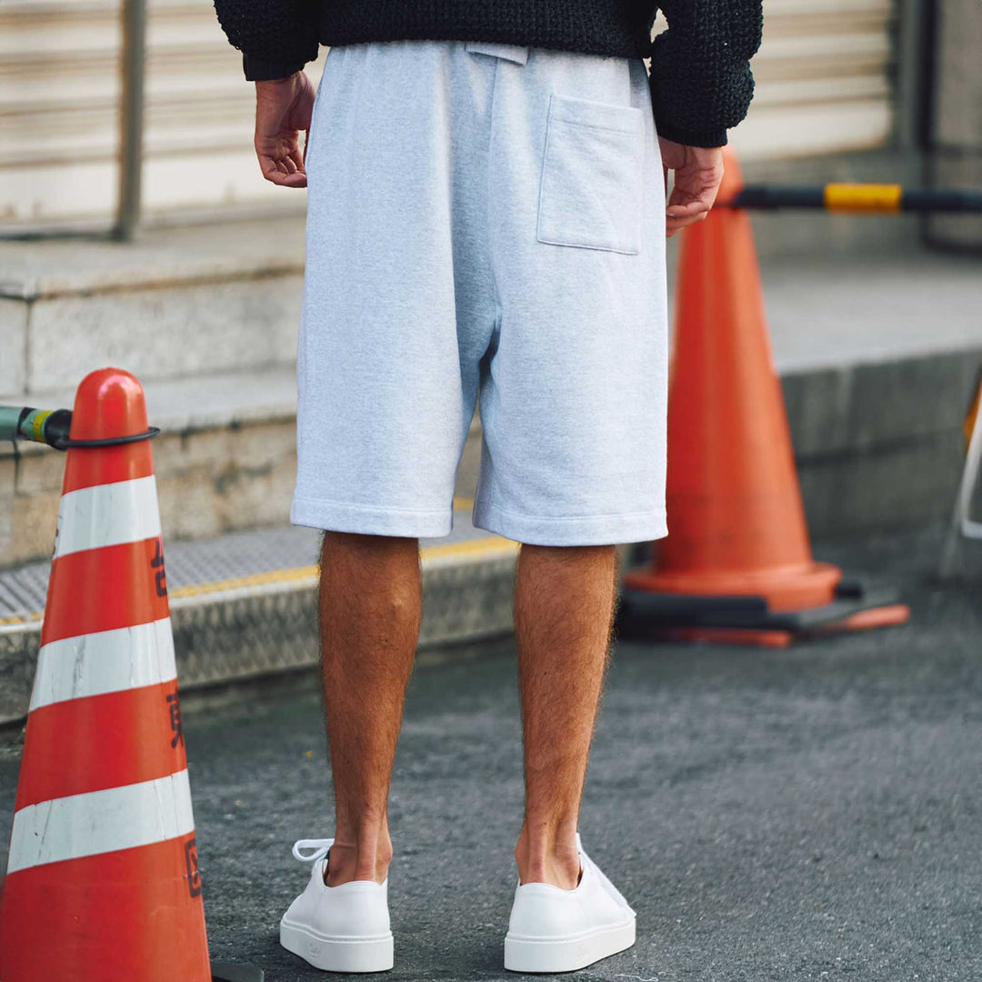 GSC「05 SWEATSHORT」モデル着用　バック