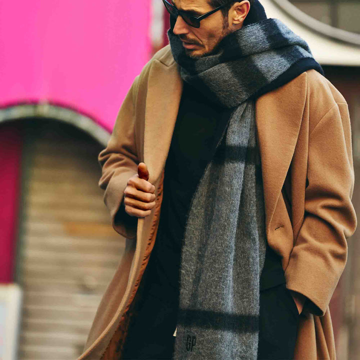 ロングチェスターコート「SHANKS TOKYO(シャンクス トーキョー)」キャメル　着用モデル　ディテール