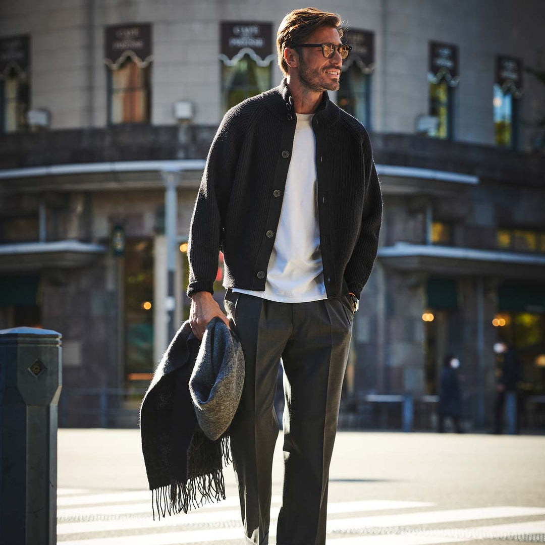 ショート丈ニットブルゾン「K-9(ケーナイン)」モデル着用