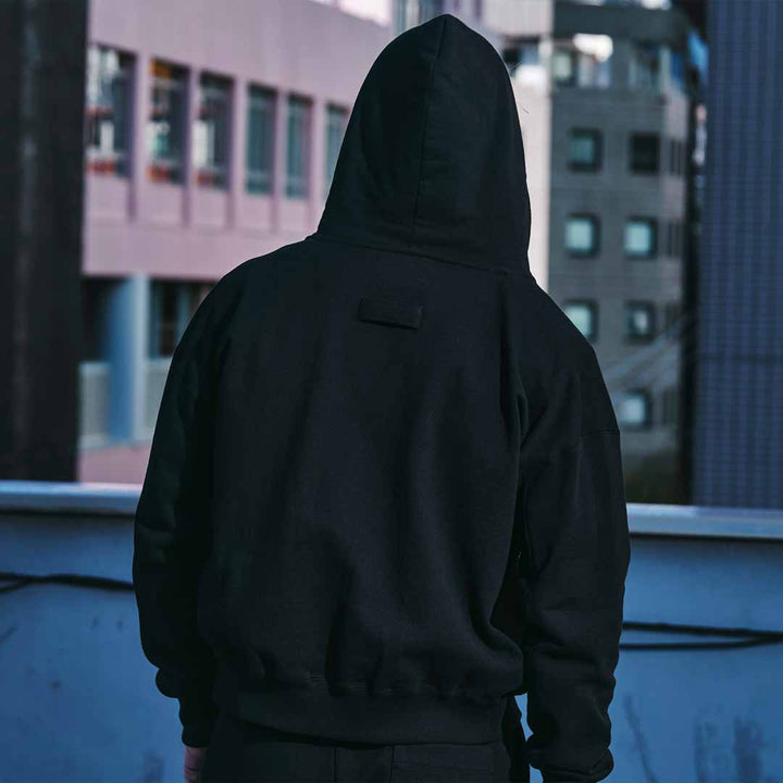 GSC「01 ZIP HOODIE」ブラック　バック　着用モデル