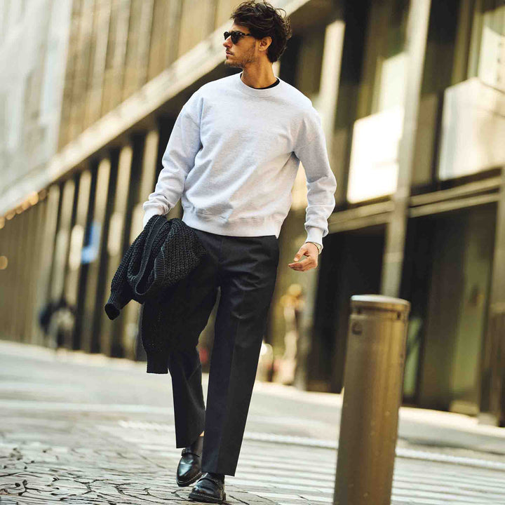 GSC「04 SWEATSHIRT」グレー　着用モデル