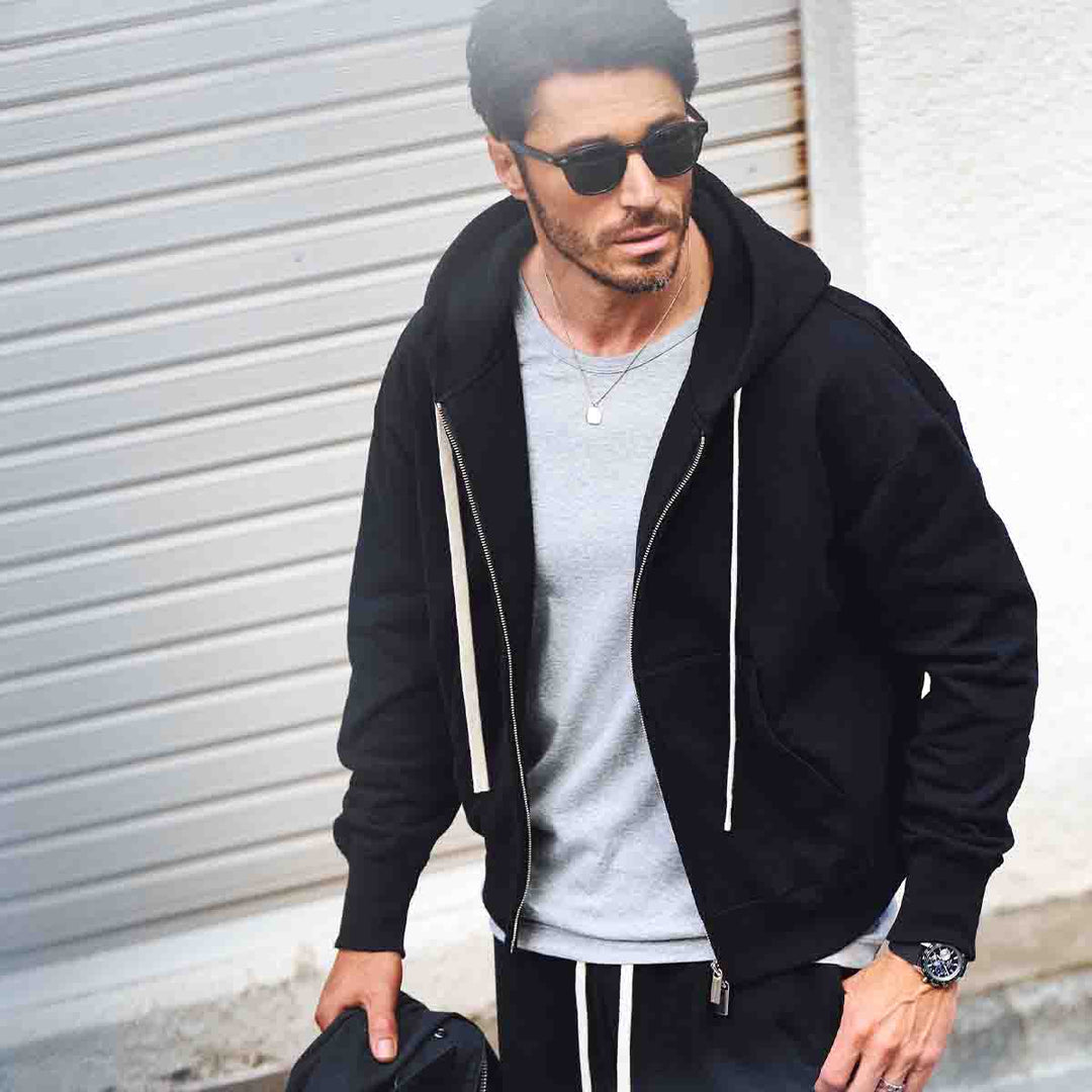 GSC「01 ZIP HOODIE」ブラック　モデル着用