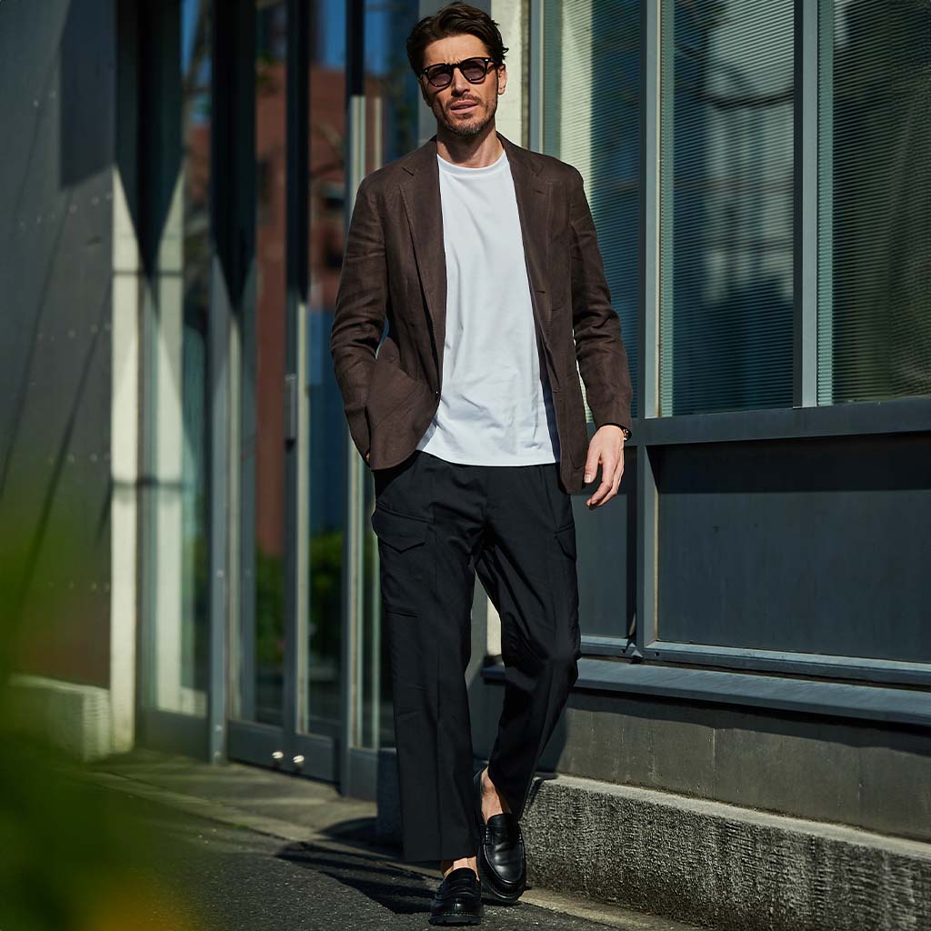 カーゴスラックス「LIBRA CARGO No.4(リブラ カーゴ No.4)」ブラック　着用モデル