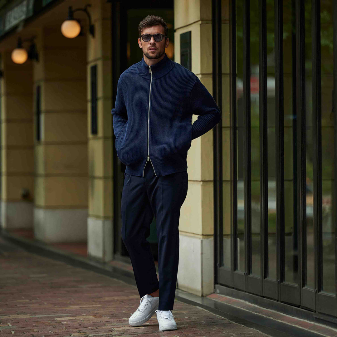 大人ON/OFF スラックス「LIBRA MILANO(リブラ ミラノ)」着用モデルカット