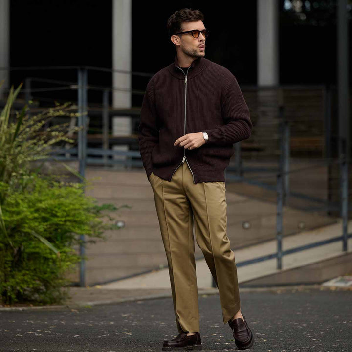 チノトラウザーズ「SAVVY(サヴィー)」着用モデルカット