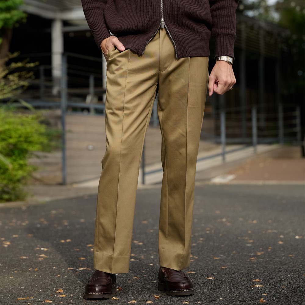 チノトラウザーズ「SAVVY(サヴィー)」フロント　着用モデルカット