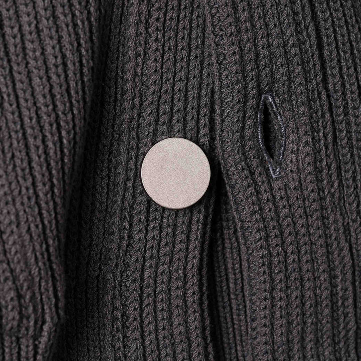 “俺たち”の都会派モダンニット「THE WOOSTER 2B CARDIGAN」