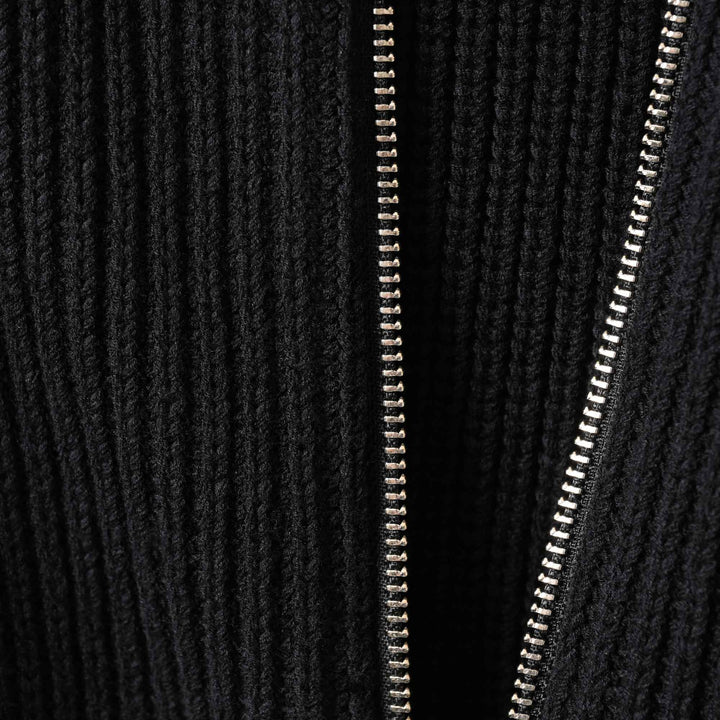 “俺たち”の都会派モダンニット「THE WOOSTER DRIVERS KNIT(ザ ウースター ドライバーズ ニット)」