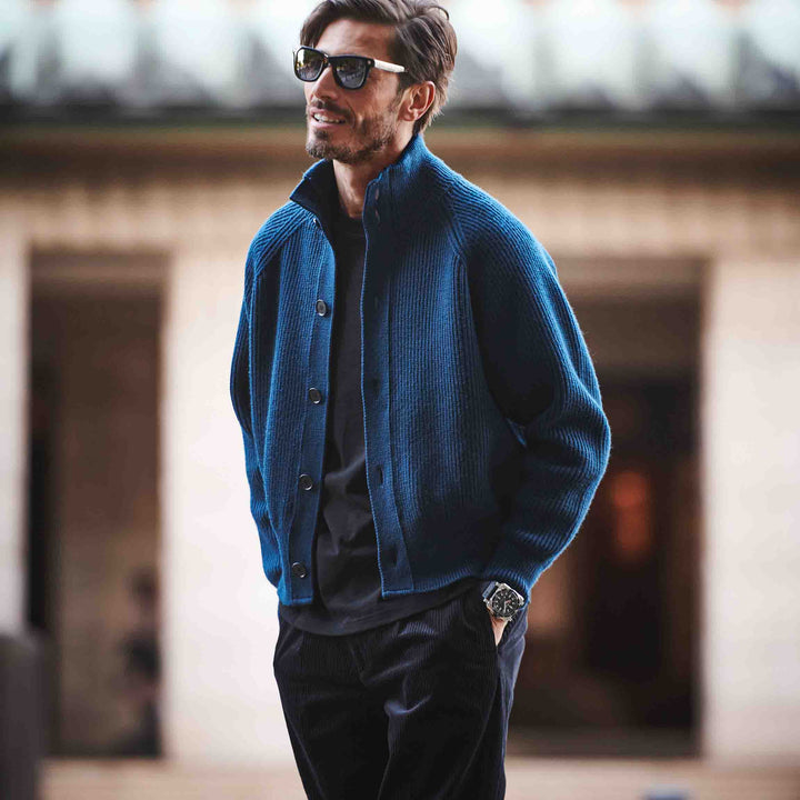 ショート丈ニットブルゾン「K-9(ケーナイン)」グリーンブルー　着用モデル　