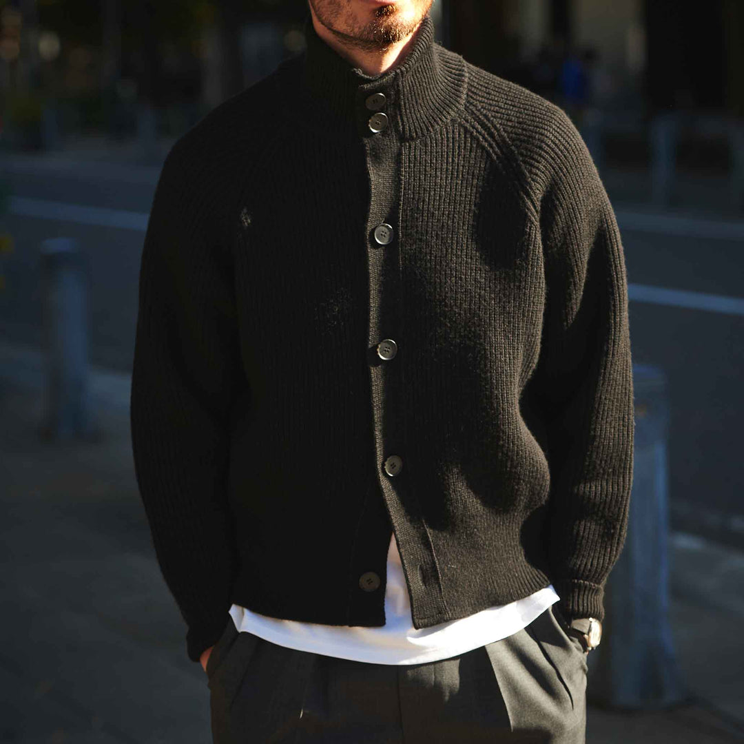 ショート丈ニットブルゾン「K-9(ケーナイン)」着用モデル　ディテール