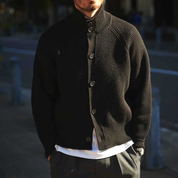 ショート丈ニットブルゾン「K-9(ケーナイン)」着用モデル　ディテール