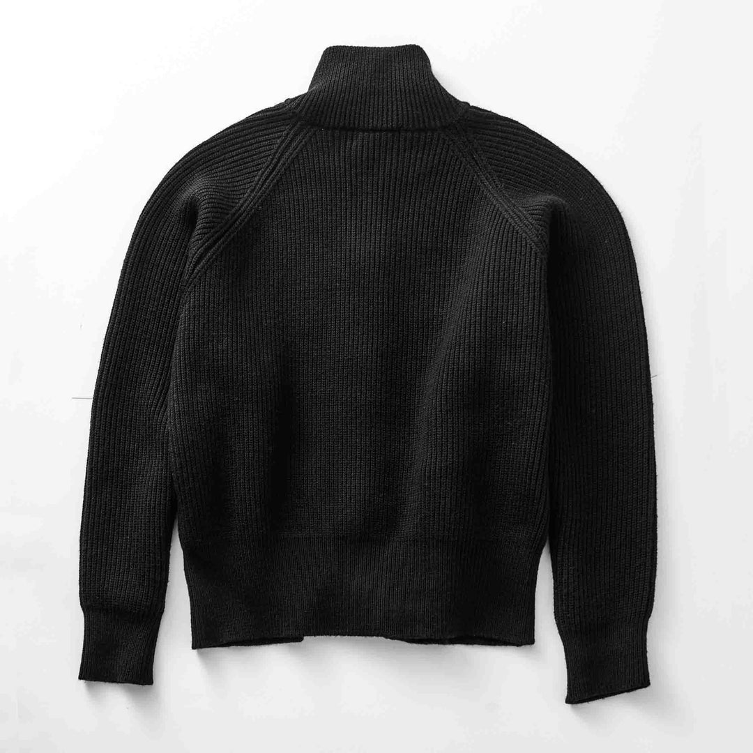 ショート丈ニットブルゾン「K-9(ケーナイン)」ブラック　バック　物カット