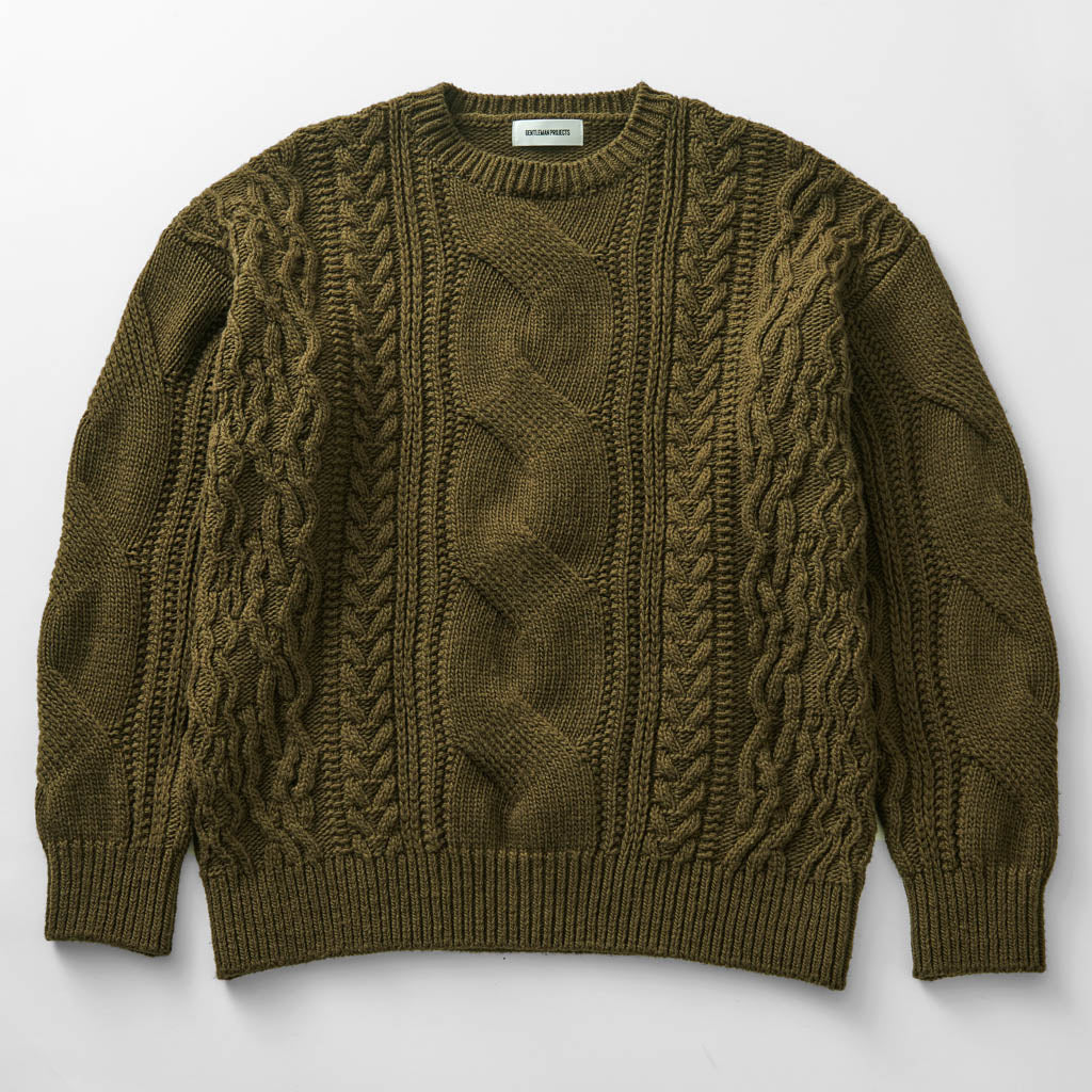モダンケーブルニット「CROWN(クラウン)」オリーブ　フロント　物カット