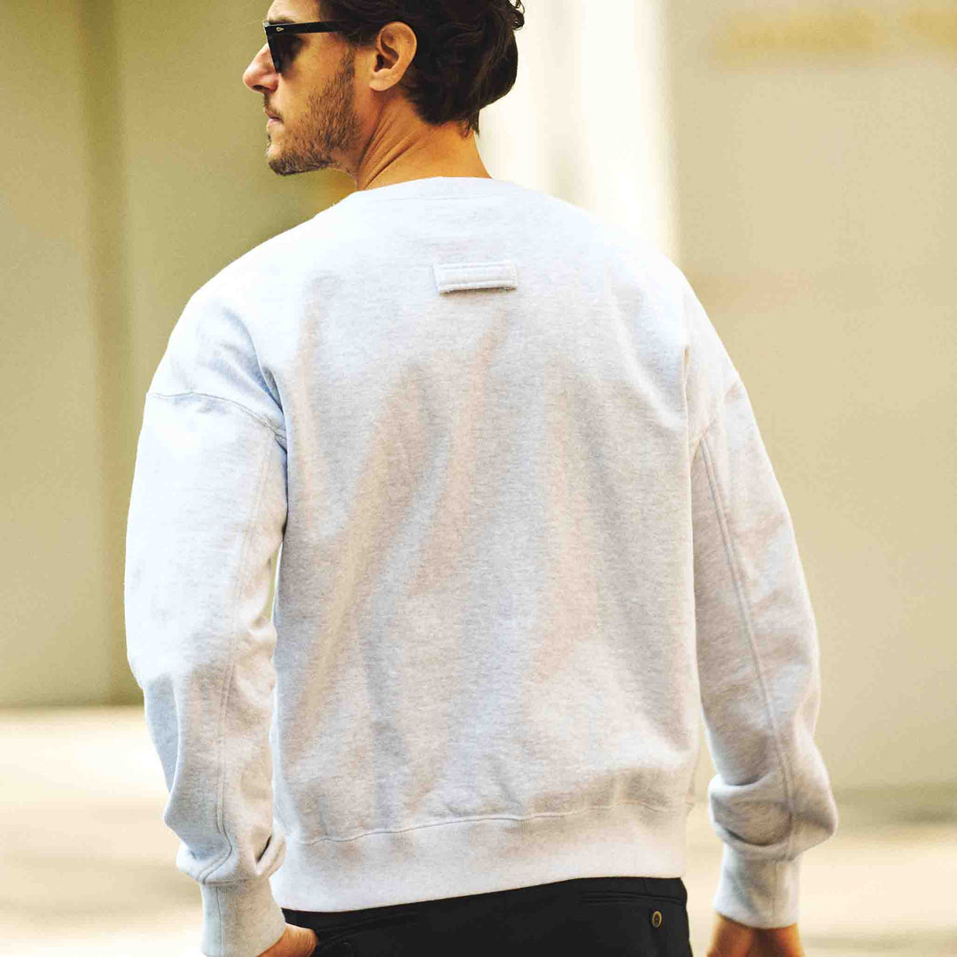 GSC「04 SWEATSHIRT」　グレー　着用モデル　バック　ディテール