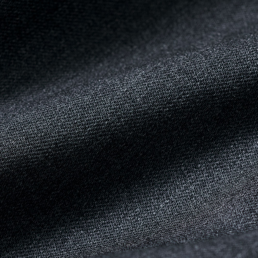 軽妙洒脱なラインを描くセミワイドスラックス「LIBRA PARIS(リブラ パリ)」