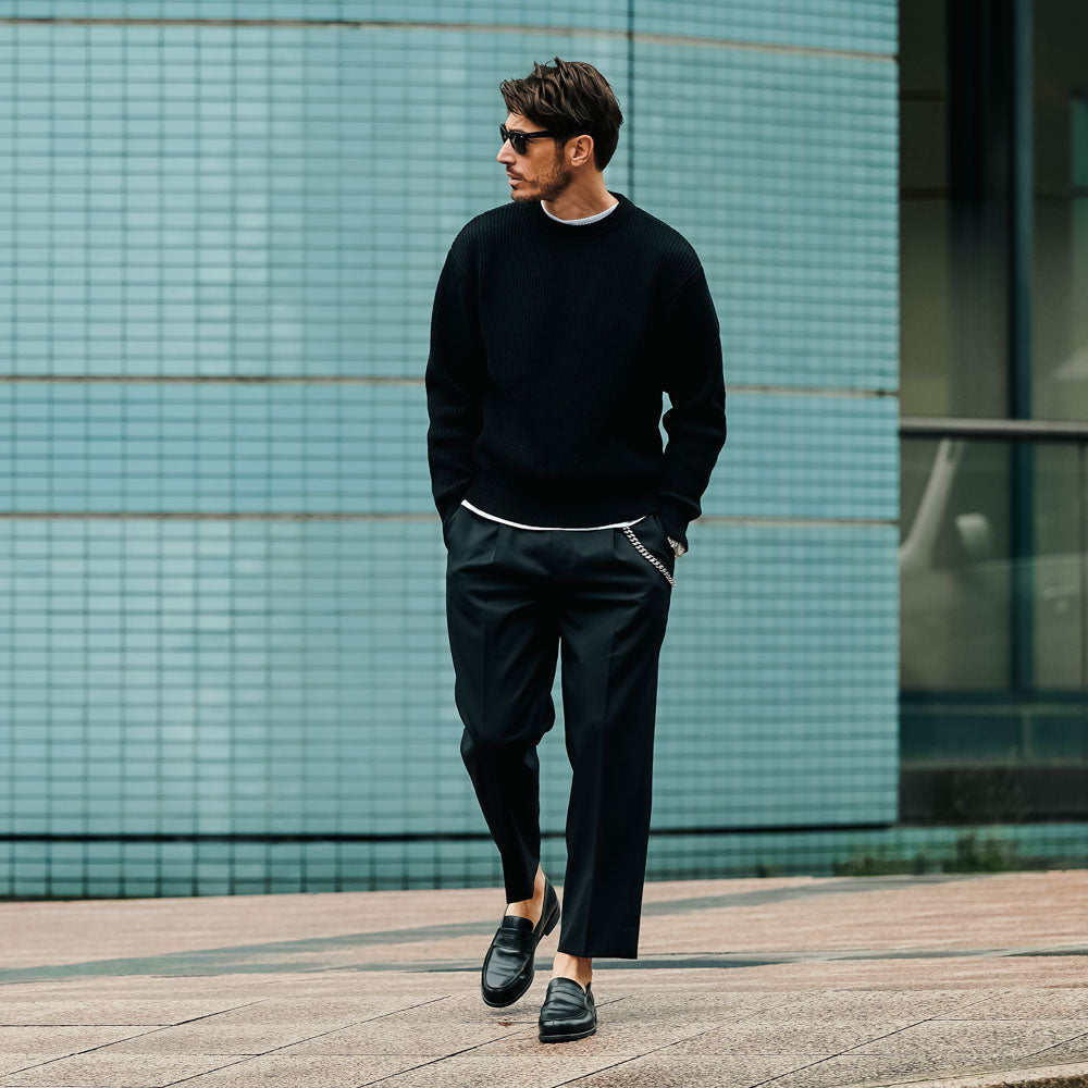 軽妙洒脱なラインを描くセミワイドスラックス「LIBRA PARIS(リブラ パリ)」