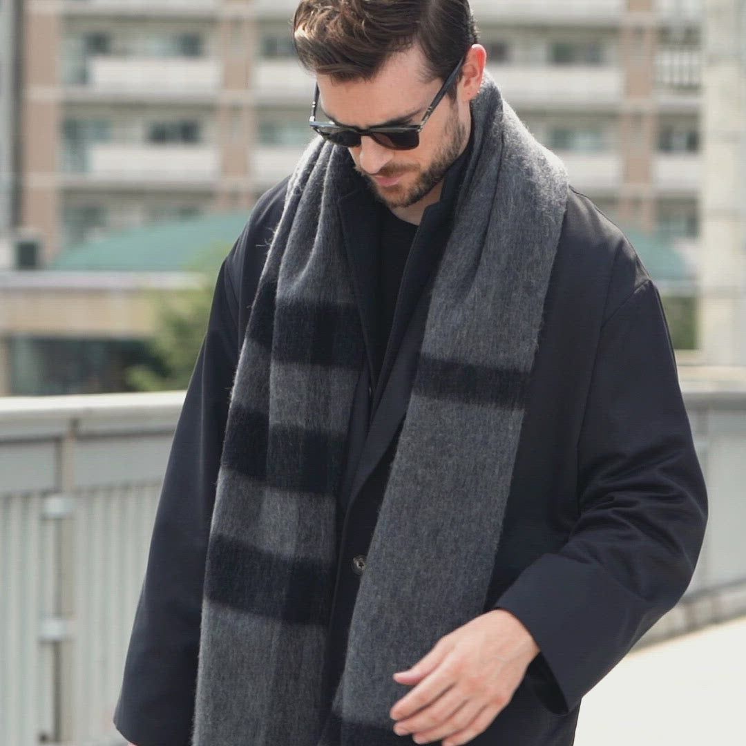 一本二役の着回し力！リバーシブル大判ストール「HERZ(ヘルツ)」